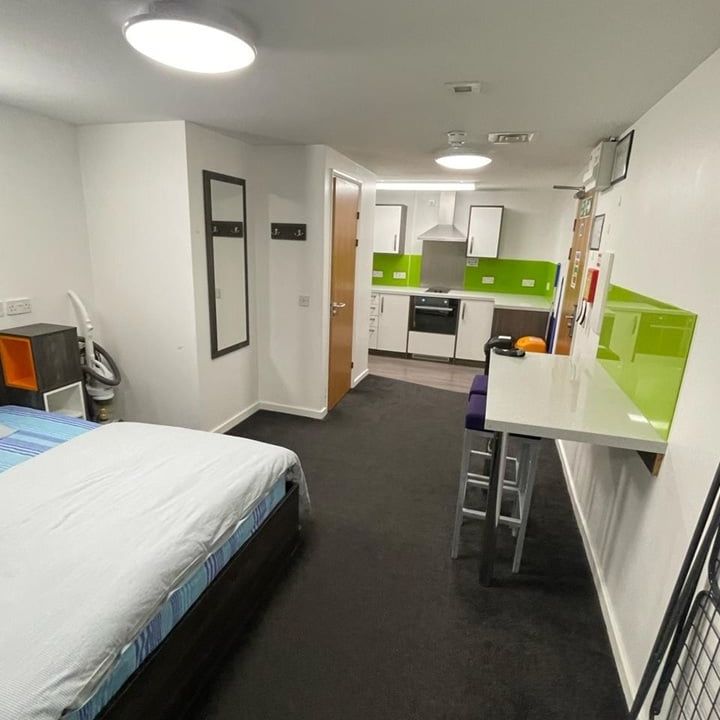 Studio Flat, St. Marys Road, SO14 - Photo 1