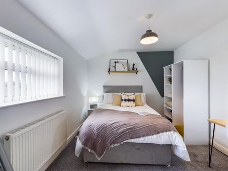 4 bedroom flat to rent - Photo 5