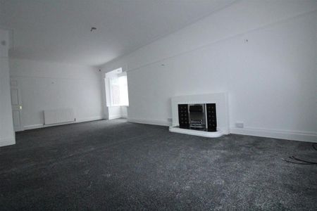 4 bedroom detached bungalow to rent - Photo 2