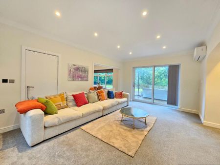 4 bedroom detached house to rent - Photo 4