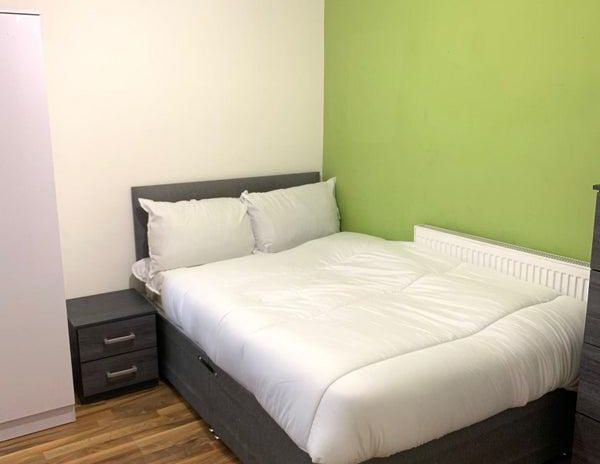 1 bedroom in a house share to rent - Photo 1