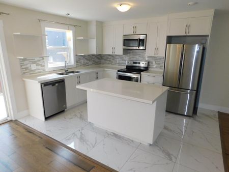 FOR RENT – 142 Honeygold Drive, Halifax, Nova Scotia - Photo 3