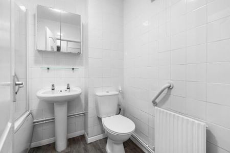 2 bedroom bungalow to rent - Photo 2