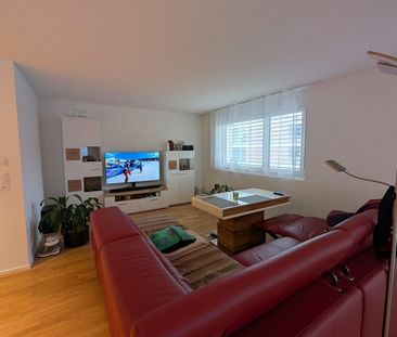 Modern 2.5 room apartment with its own washing tower - Photo 1