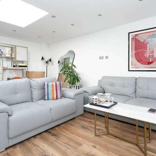 Harrow Way, Bushey, WD19 - Photo 1