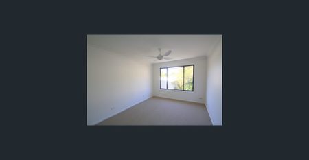 PERFECTLY POSITIONED JETTY TOWNHOUSE - Photo 3