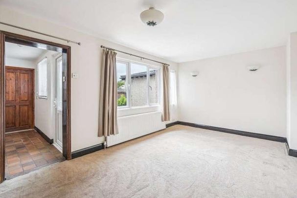 Oxford Road, Gerrards Cross, SL9 - Photo 1