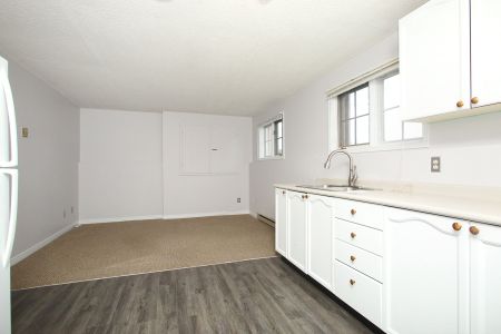 For Lease - 42 Tecumseh Avenue Unit# 2, Oshawa, Ontario - Photo 5