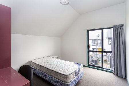 Student accommodation 5 x bedrooms fully furnished - Photo 5