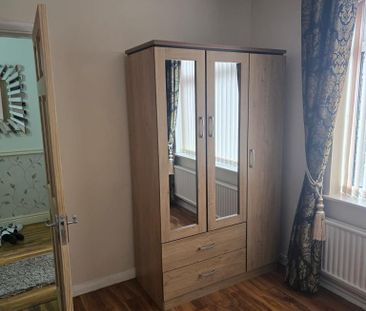 1 bedroom in a house share to rent - Photo 4