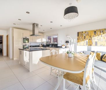 4 bedroom detached house to rent - Photo 2