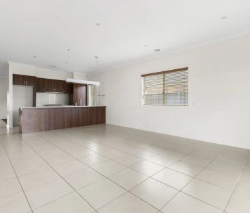 A Welcoming Home Designed for Everyday Living - Photo 2