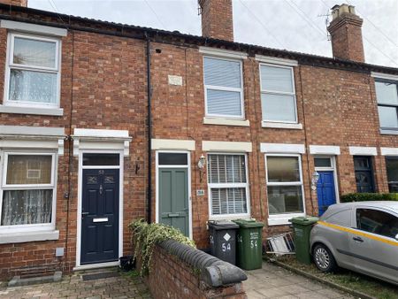 2 bedroom terraced house to rent - Photo 4