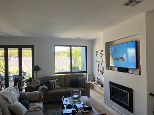 Cheltenham - Photo 1