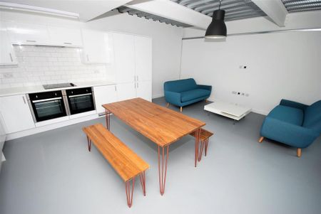 6 bedroom flat to rent - Photo 2