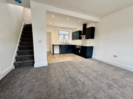 3 bedroom terraced house to rent - Photo 1