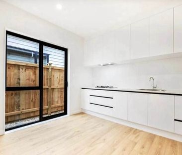 Modern 1 Bedroom Unit in Opaheke - Photo 2