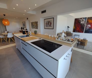 Apartment in Marbella, Costa del Sol - Photo 5