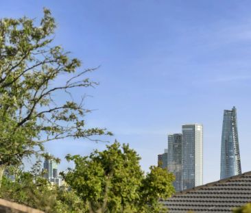 Light-Filled Apartment in Premium Lifestyle Location - Photo 6