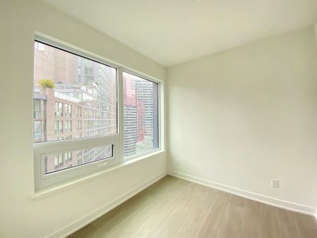 For Lease - 8 Wellesley Street Unit# 2216, Toronto, Ontario - Photo 5
