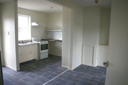 RICCARTON – 3 BEDROOM/1 BATHROOM, HEAT PUMP, PARKING FOR 2 - Photo 5