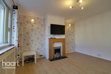 4 bedroom semi-detached house to rent - Photo 2