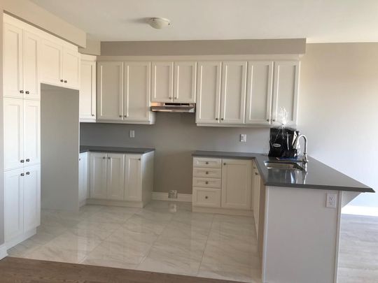 For Lease - 94 Hartney Drive, Richmond Hill, Ontario - Photo 1