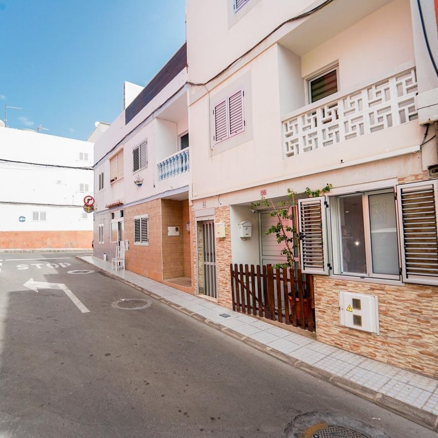 Apartment to rent in Arguineguín Casco, Gran Canaria - Photo 1