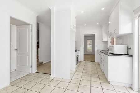 Central Wagga Townhouse - Photo 3