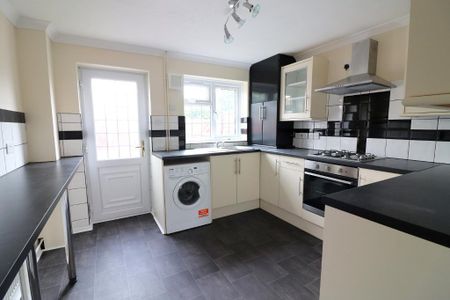 2 Bedroom Terraced To Rent - Photo 5