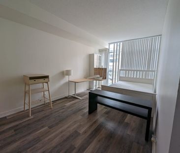 For Lease - 21 Nelson Street Unit# 917, Toronto, Ontario - Photo 5
