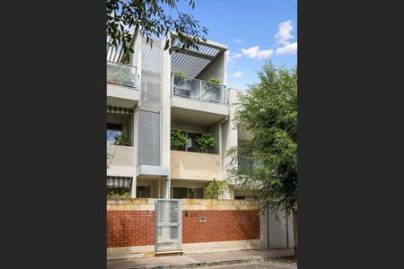 MODERN NORWOOD TOWNHOUSE - Photo 2