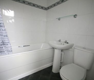 1 bedroom ground floor flat to rent - Photo 3