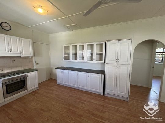 Homely 3 Bed Cottage with Big Yard in ideal Ipswich location. - Photo 1