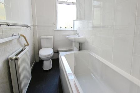 2 bedroom ground floor maisonette to rent - Photo 5