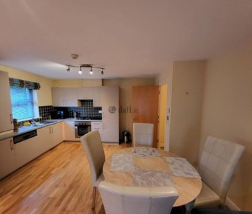 Apartment to rent in Cork, Blarney - Photo 2