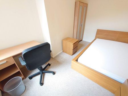 3 bedroom terraced house to rent - Photo 2