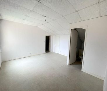 Location Appartement 4 pièces 83m² LE COTEAU 42120 - Photo 3
