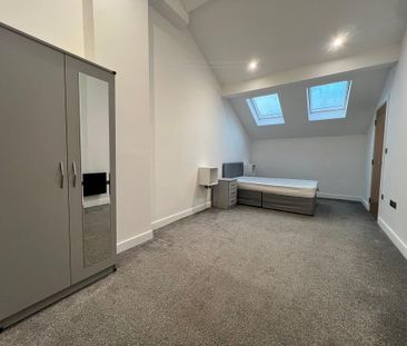 1 bedroom in a flat share to rent - Photo 4