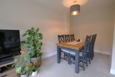 3 bedroom link detached house to rent - Photo 3