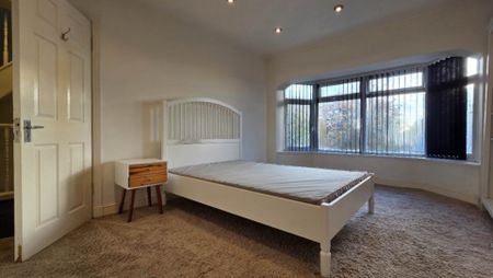 Guide Price £3,200 pcm - Available Now - Part Furnished - Photo 5