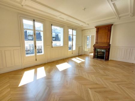 location Appartement A DE 319m² À PARIS - Photo 2