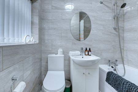 4 Bed Terraced House, Merrivale Road, B66 - Photo 4