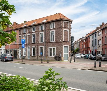 Lichtrijke gerenoveerde hoekwoning te Gent - Photo 4