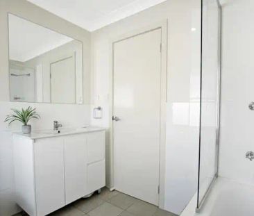 “4 Bedrooms ! 2 Bath ! 2 Car ! Ducted Air !” - Photo 3