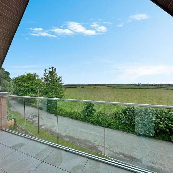 The View Oldfield Chase Oldfield Drive, Heswall, CH60 - Photo 1