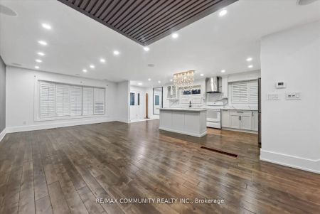 14 Pineslope Crescent #Main Fl - Photo 2