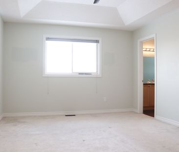 For Lease - 59 Hawke Crescent Unit# Main, New Tecumseth, Ontario - Photo 4