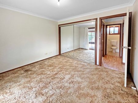 Charming Family Home with Pool - Photo 3