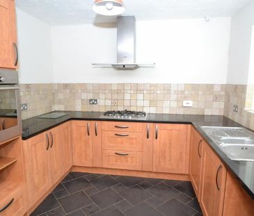 3 bedroom semi-detached house to rent - Photo 4